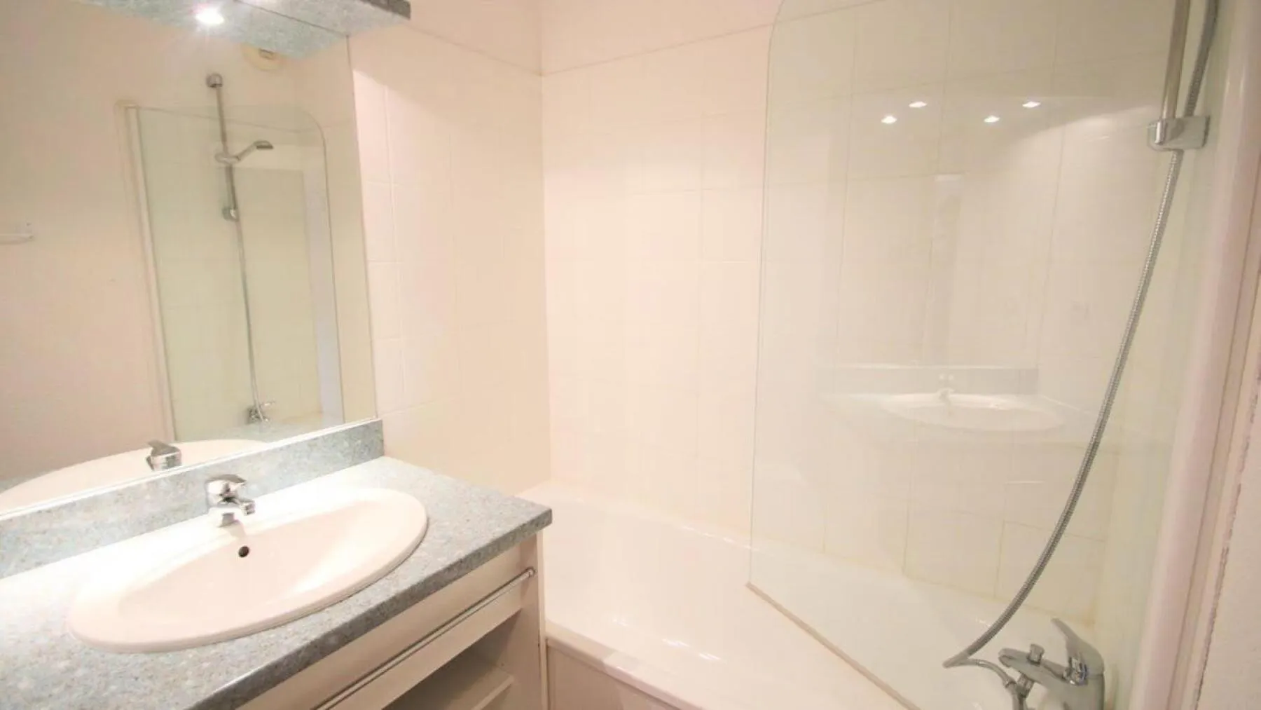 Residence Parc Aux Etoiles - A010Pae - Appt T2 Cabine Avec Terrasse - 4/6 Pers Mae-8684 Narreyroux 0*,  France